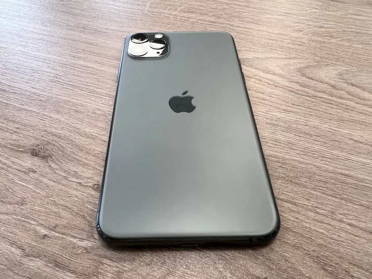USED (IP0025) Apple iPhone 11 Pro Max Dual Sim 64GB Midnight Green (MWF02), (Стан - 9/10, Комплект - iPhone, коробка | гарантія - 1 міс.)